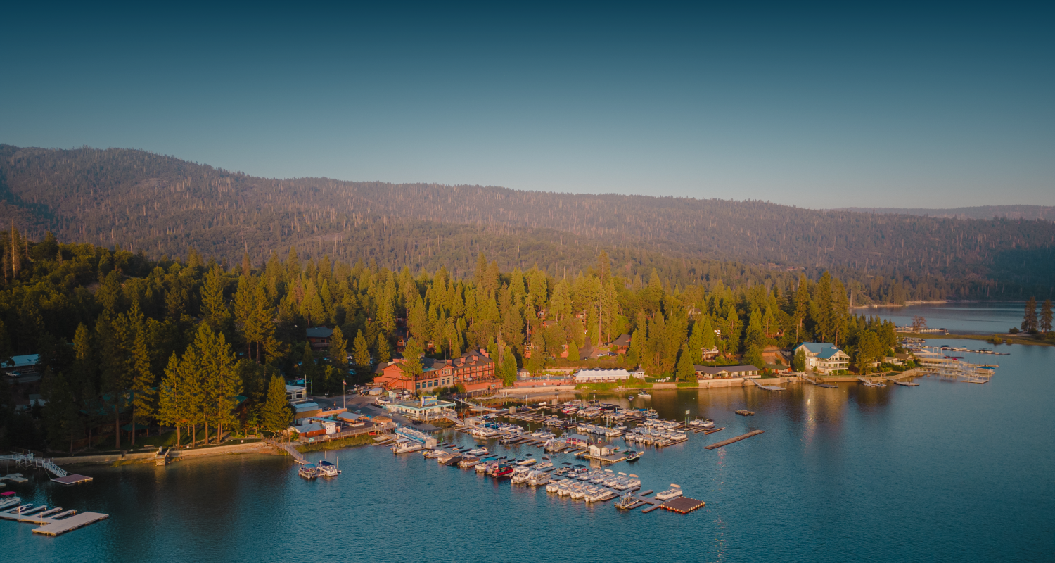 Bass Lake 호수 전경